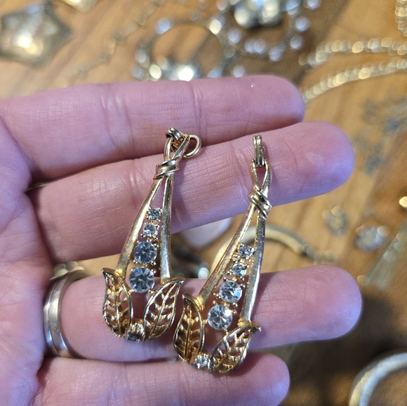 Vintage To Now Jewelry Lot Costume Estate Find Needs Cleaned. Mixed - Picture 10 of 14